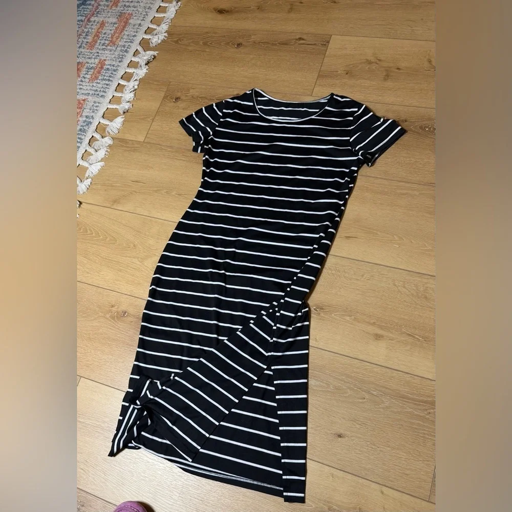 SHEIN Black & White Striped Midi Tee Dress with Side Slit - Picture 7 of 10